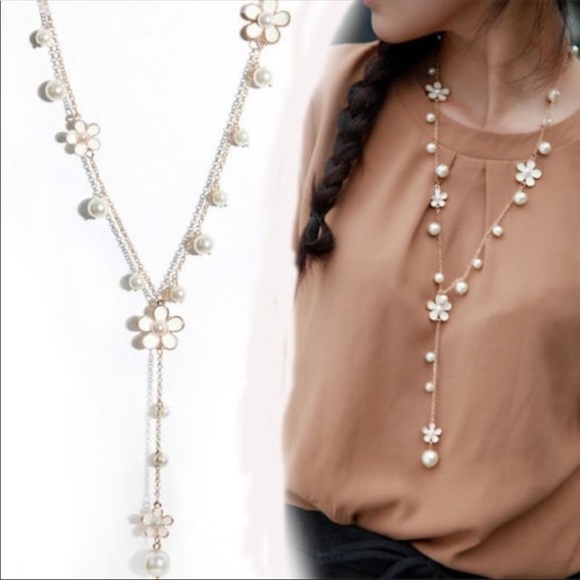 Jewelry - Pearl Flower Golden Chain Long Pendant Necklace